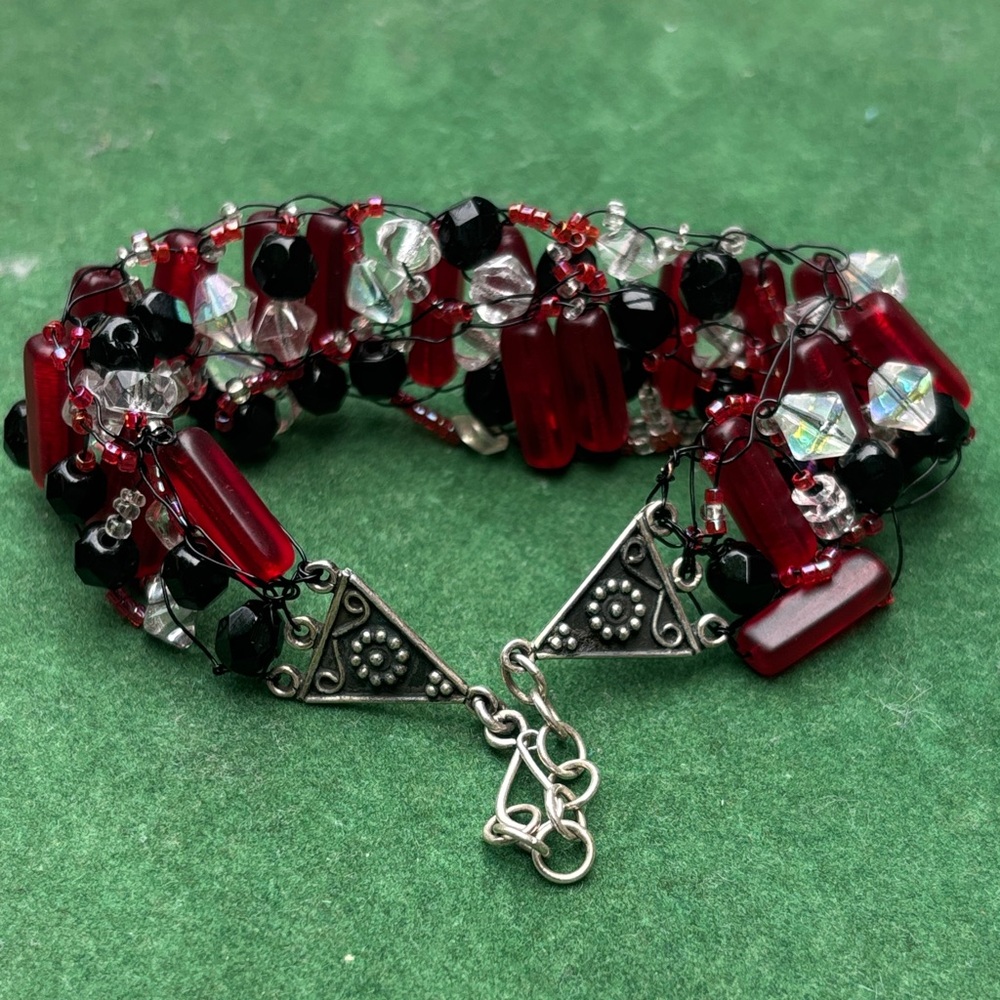 Red Black Beaded Bracelet Silver Clasp